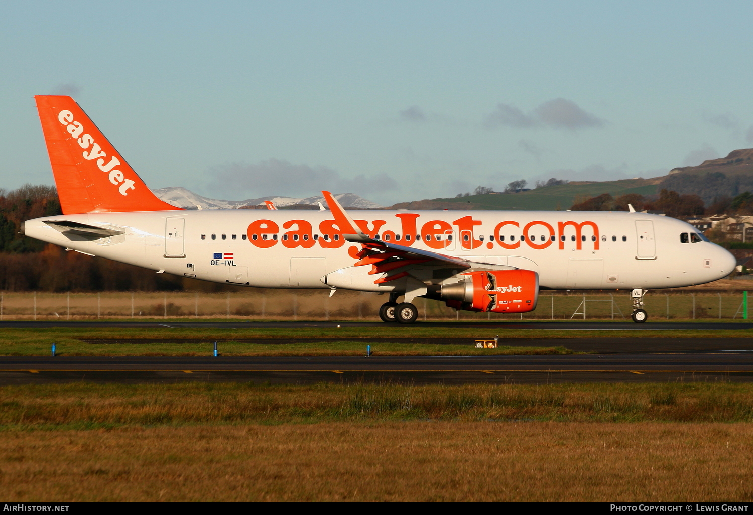 Aircraft Photo of OE-IVL | Airbus A320-214 | EasyJet | AirHistory.net #89805