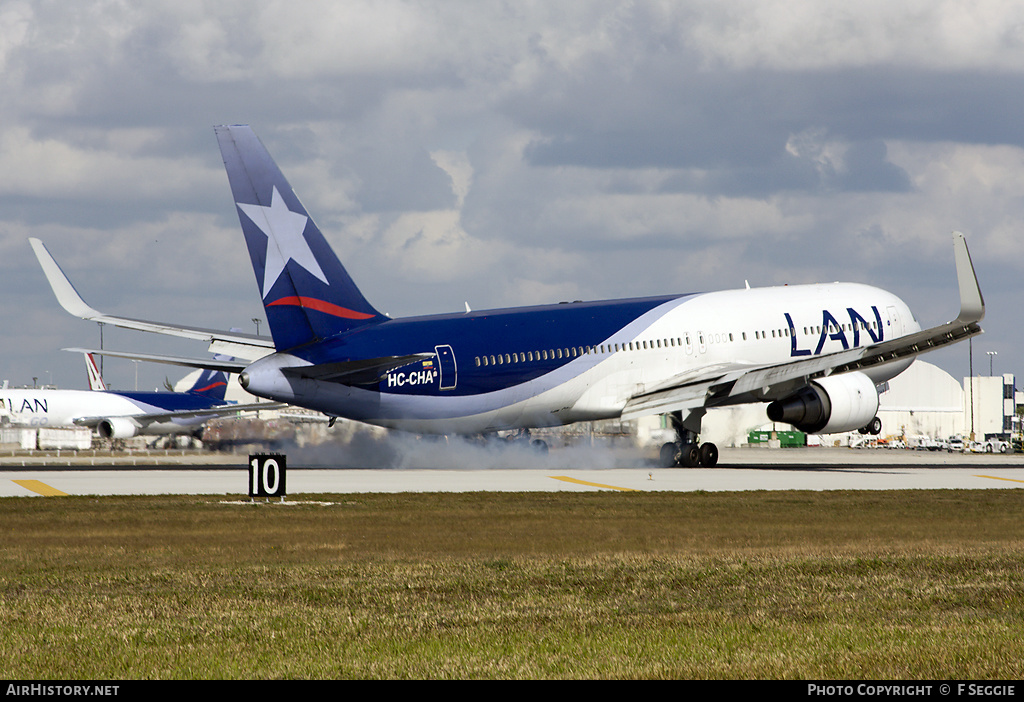 Aircraft Photo of HC-CHA | Boeing 767-316/ER | LAN Airlines - Línea Aérea Nacional | AirHistory.net #89853