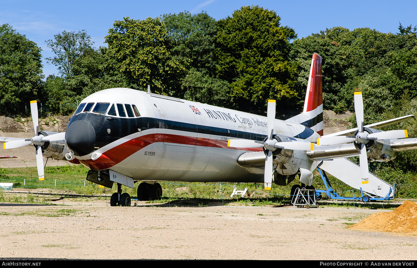 Aircraft Photo of G-APEP | Vickers 953C Merchantman | Hunting Cargo Airlines | AirHistory.net #89918