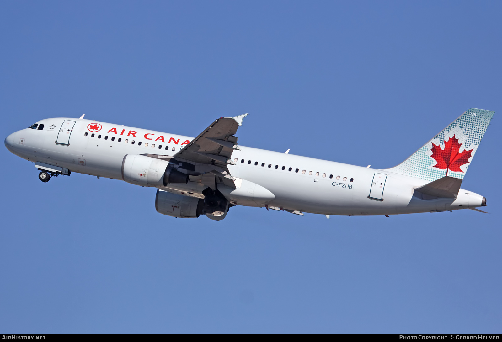 Aircraft Photo of C-FZUB | Airbus A320-214 | Air Canada | AirHistory.net #90102