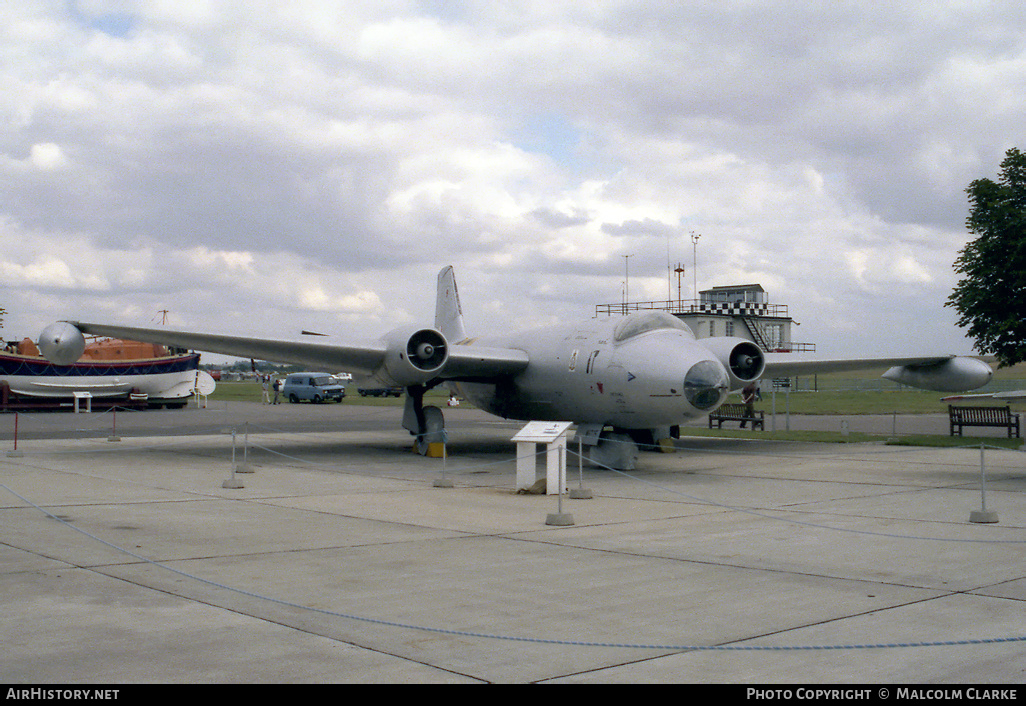 Aircraft Photo of WH725 | English Electric Canberra B2 | UK - Air Force | AirHistory.net #90131
