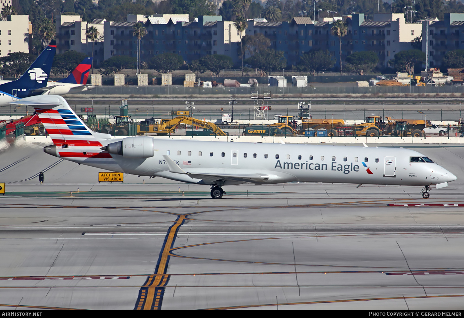 Aircraft Photo of N745SK | Bombardier CRJ-701ER (CL-600-2C10) | American Eagle | AirHistory.net #90289