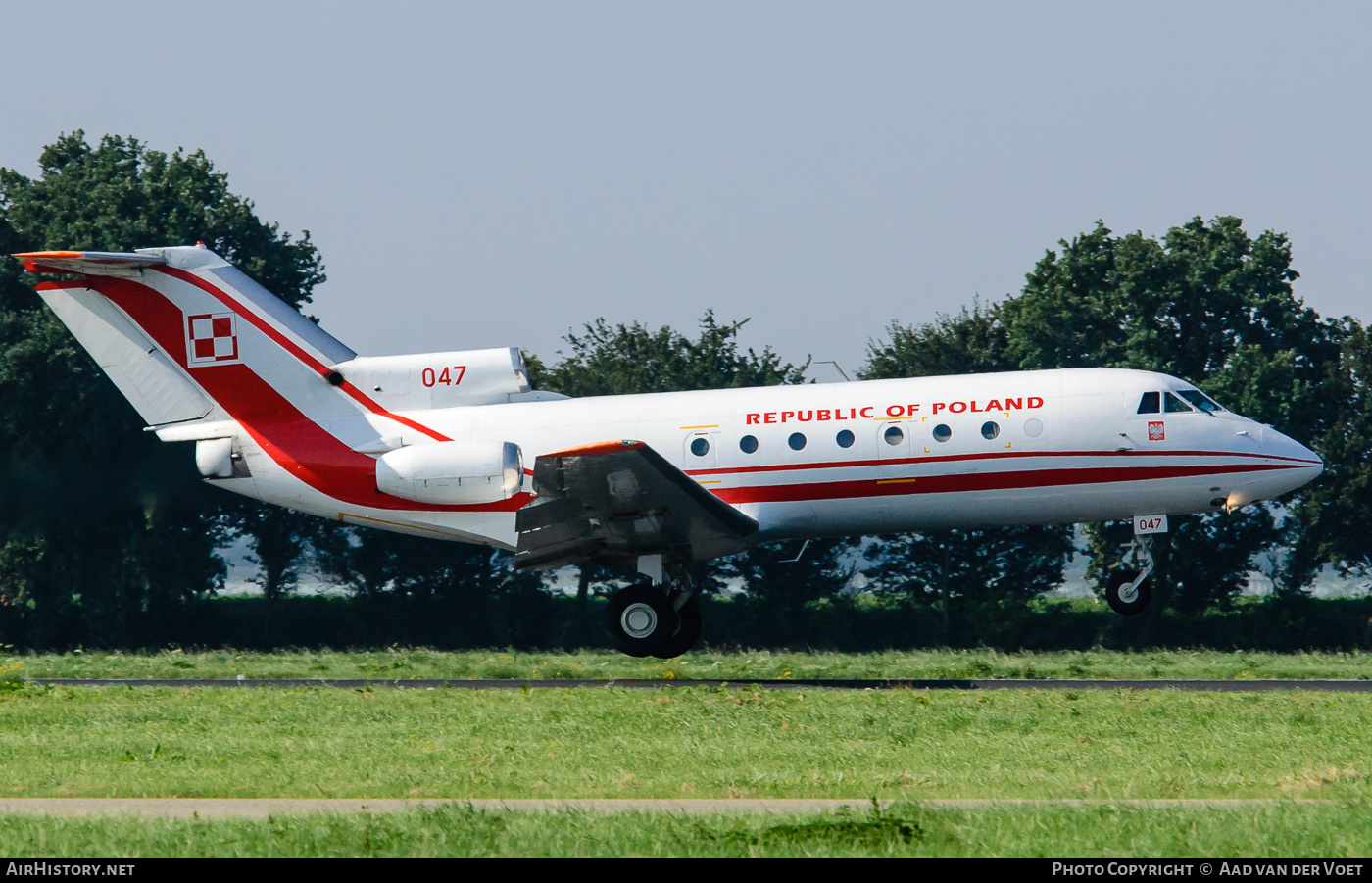 Aircraft Photo of 047 | Yakovlev Yak-40 | Poland - Air Force | AirHistory.net #90312