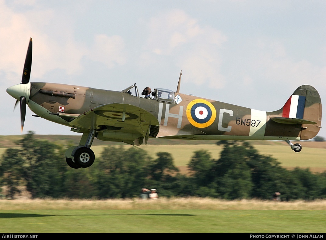 Aircraft Photo of G-MKVB / BM597 | Supermarine 349 Spitfire LF5B | UK - Air Force | AirHistory.net #90365