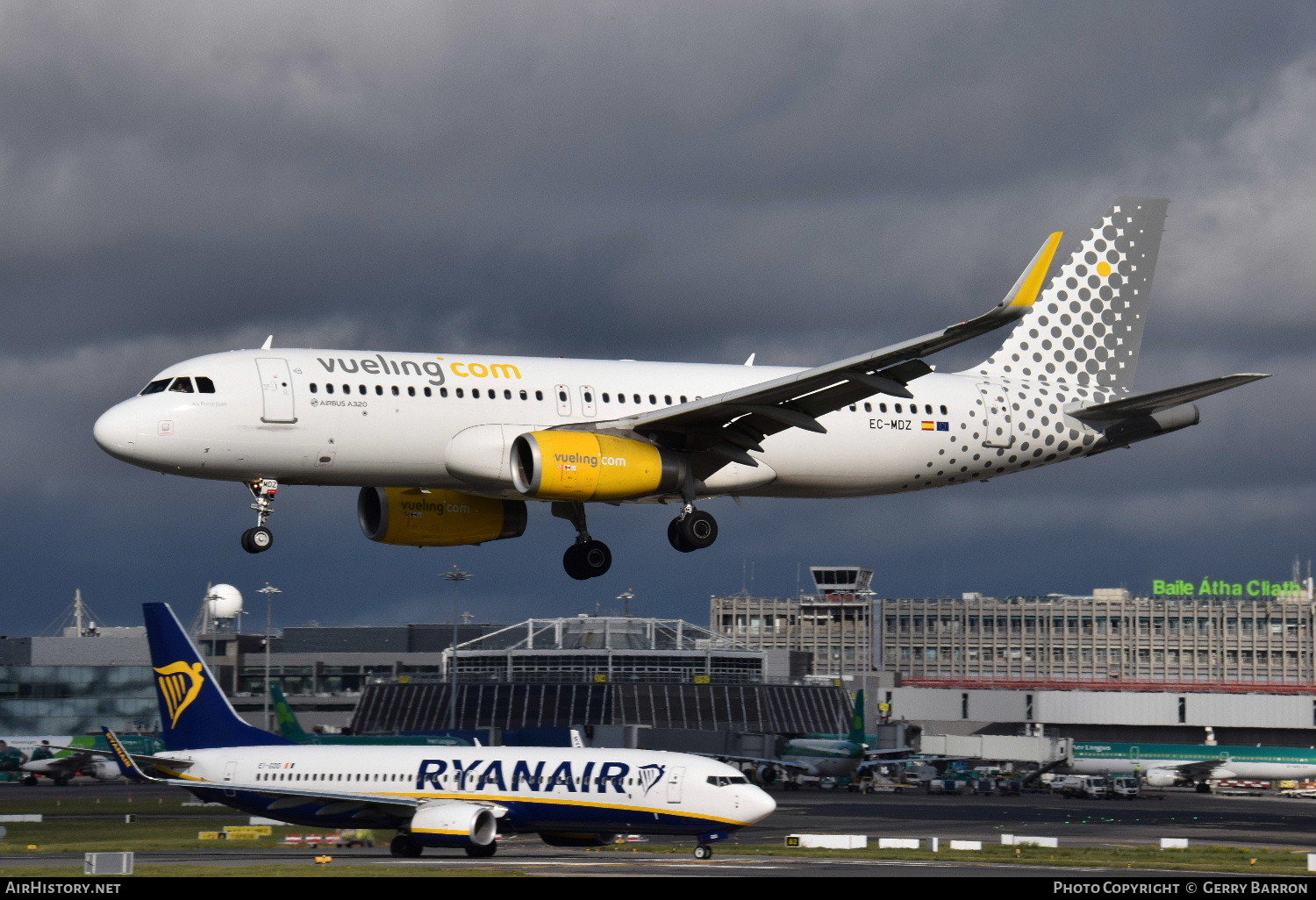 Aircraft Photo of EC-MDZ | Airbus A320-232 | Vueling Airlines | AirHistory.net #90389