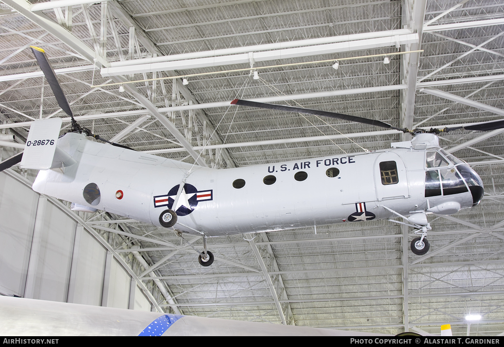 Aircraft Photo of 52-8676 / 0-28676 | Piasecki CH-21B Workhorse | USA - Air Force | AirHistory.net #90407