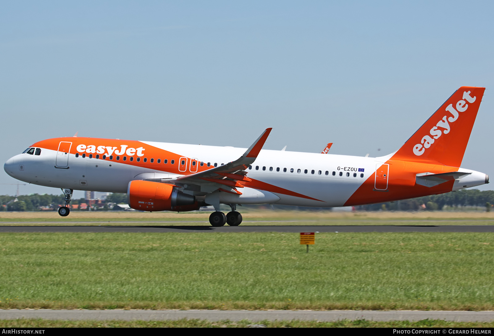 Aircraft Photo of G-EZOU | Airbus A320-214 | EasyJet | AirHistory.net #90468