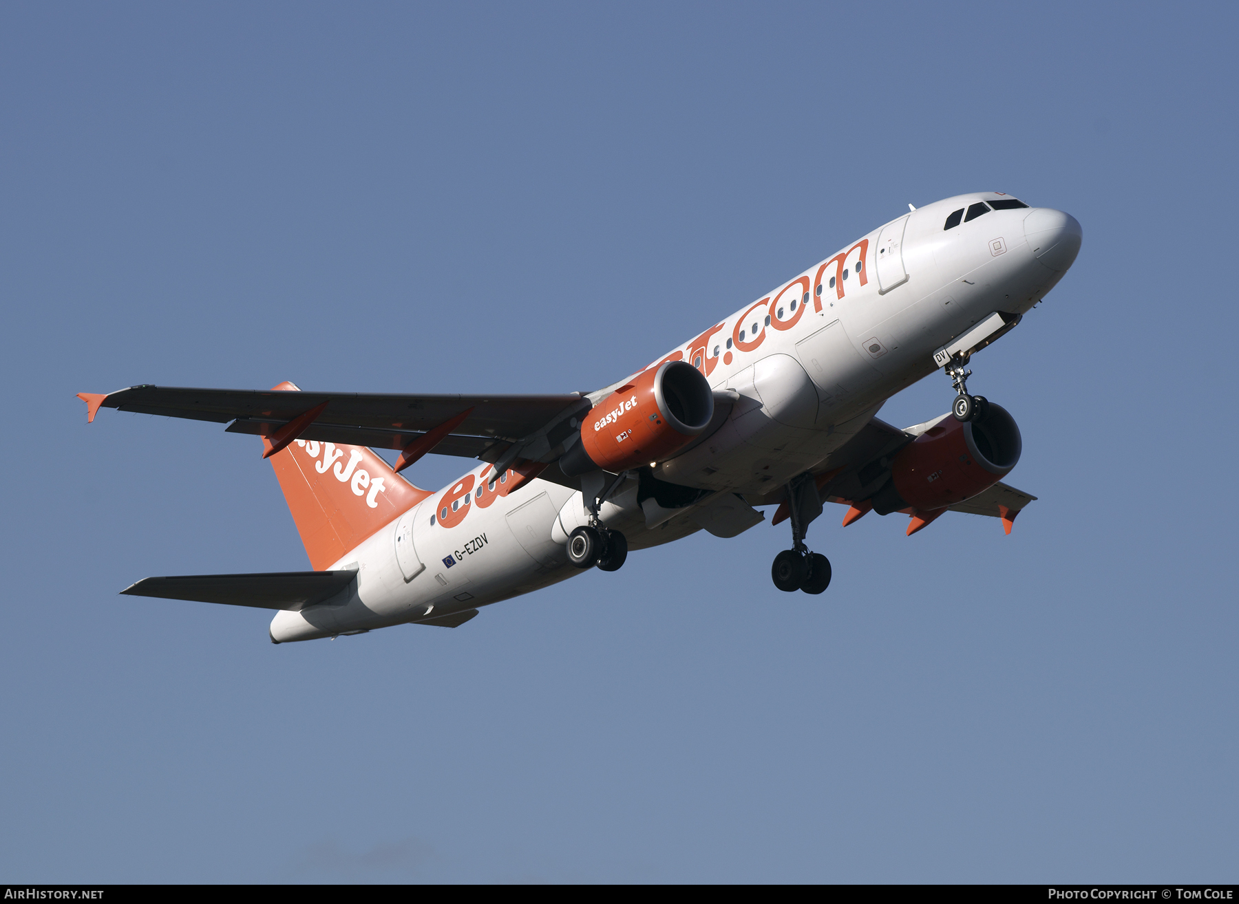 Aircraft Photo of G-EZDV | Airbus A319-111 | EasyJet | AirHistory.net #90503