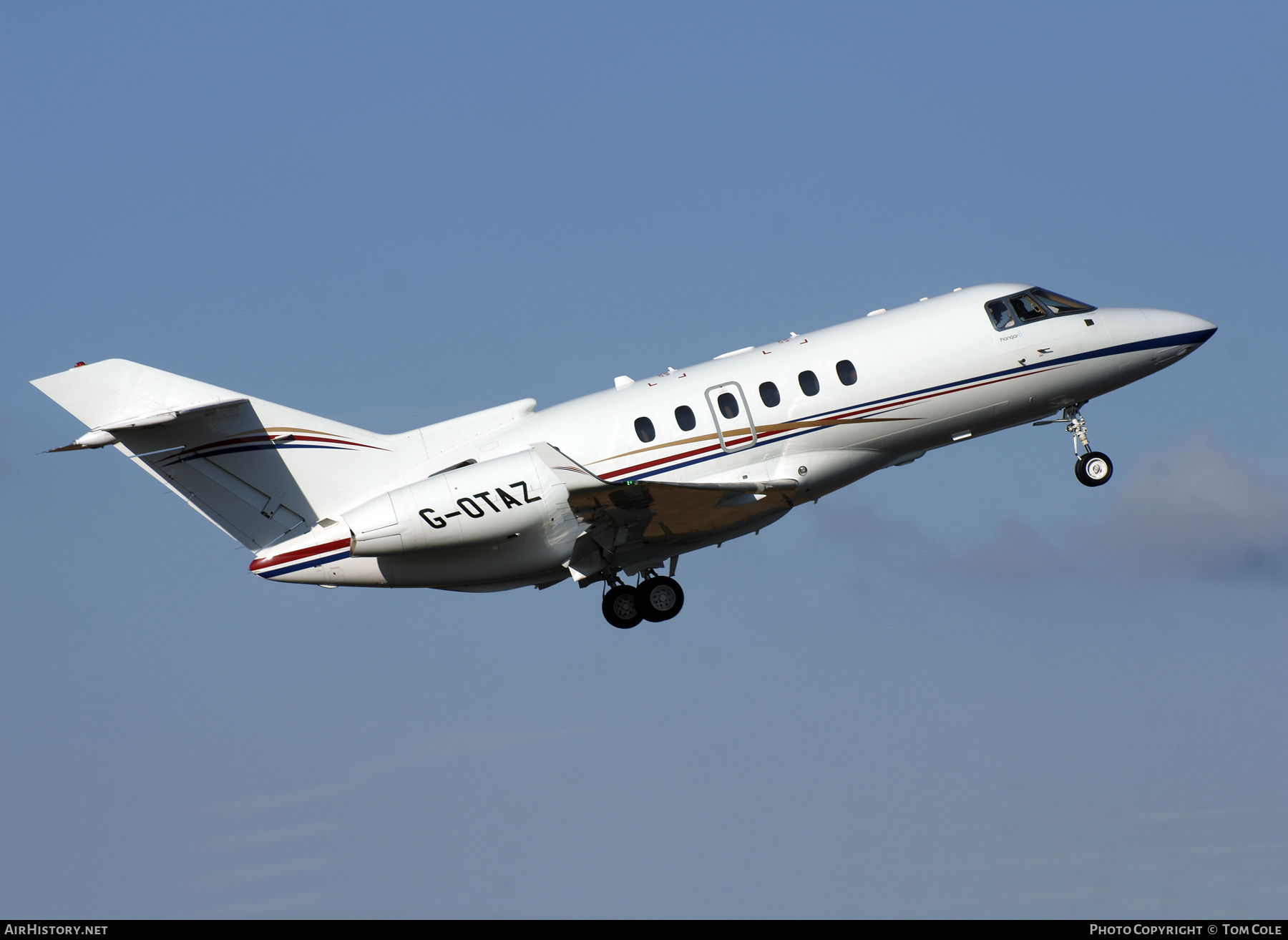 Aircraft Photo of G-OTAZ | Hawker Beechcraft 900XP | AirHistory.net #90861