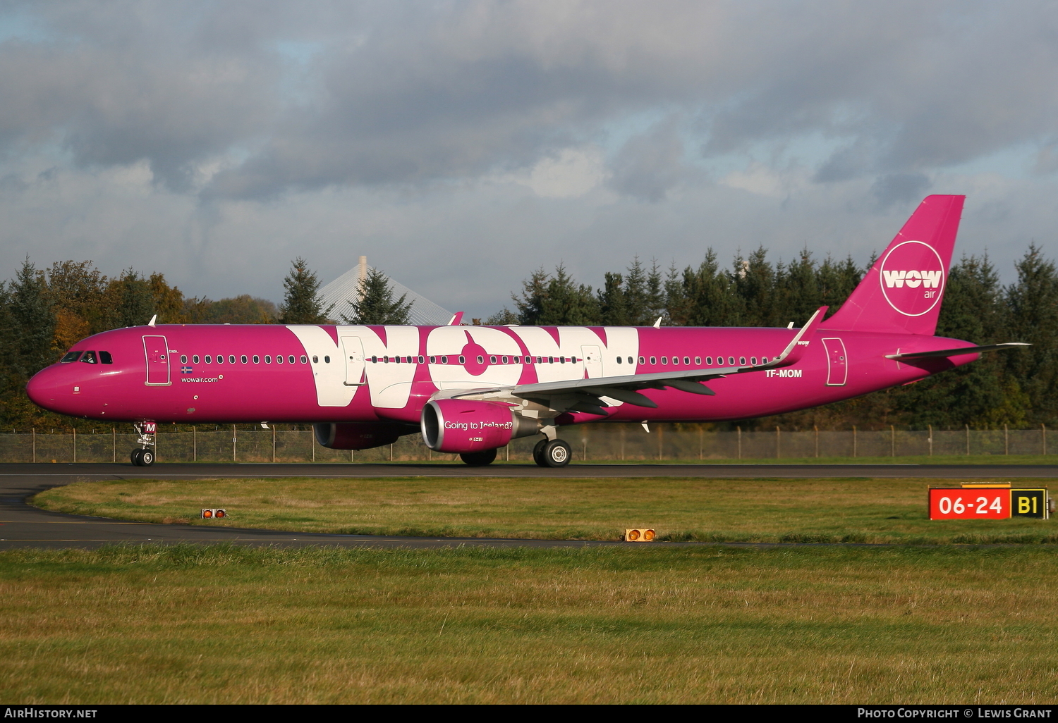 Aircraft Photo of TF-MOM | Airbus A321-211 | WOW Air | AirHistory.net #90961