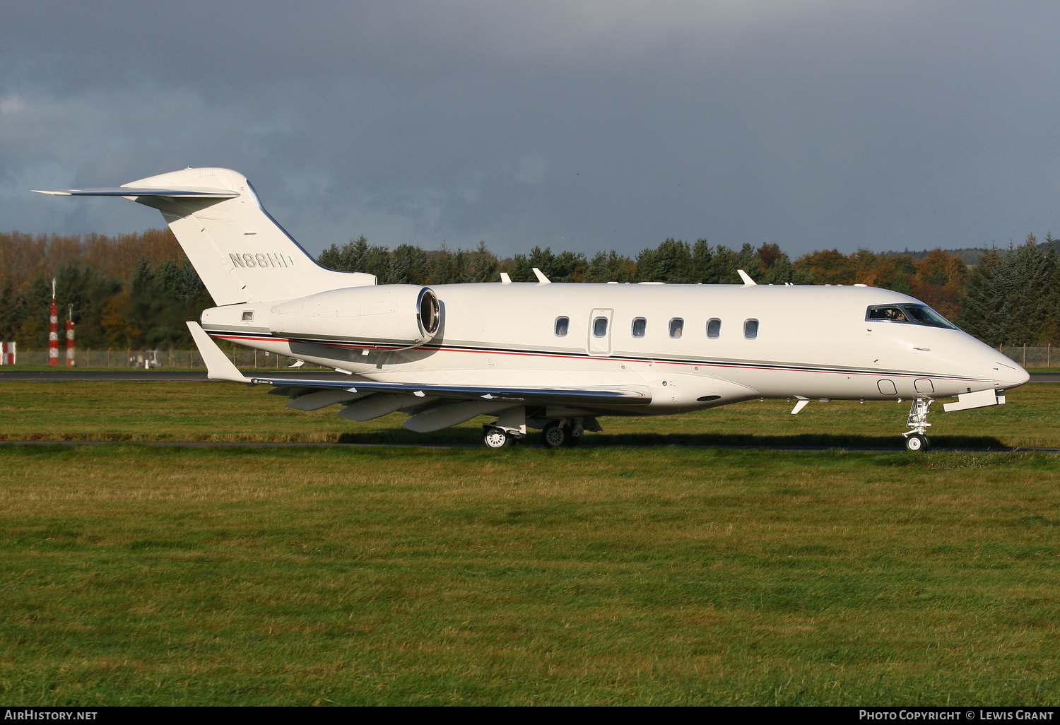 Aircraft Photo of N88HD | Bombardier Challenger 300 (BD-100-1A10) | AirHistory.net #90969