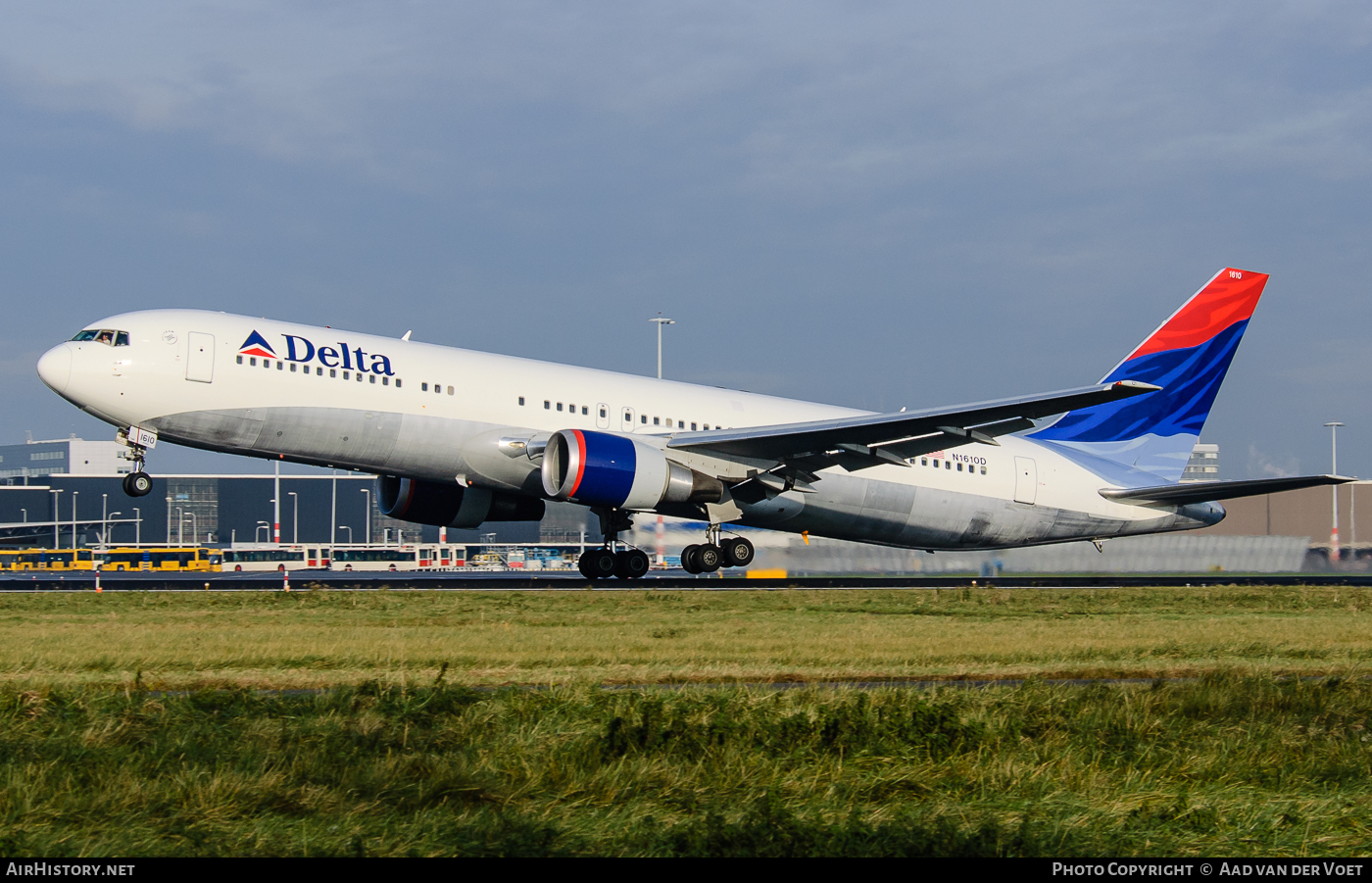 Aircraft Photo of N1610D | Boeing 767-332/ER | Delta Air Lines | AirHistory.net #90975