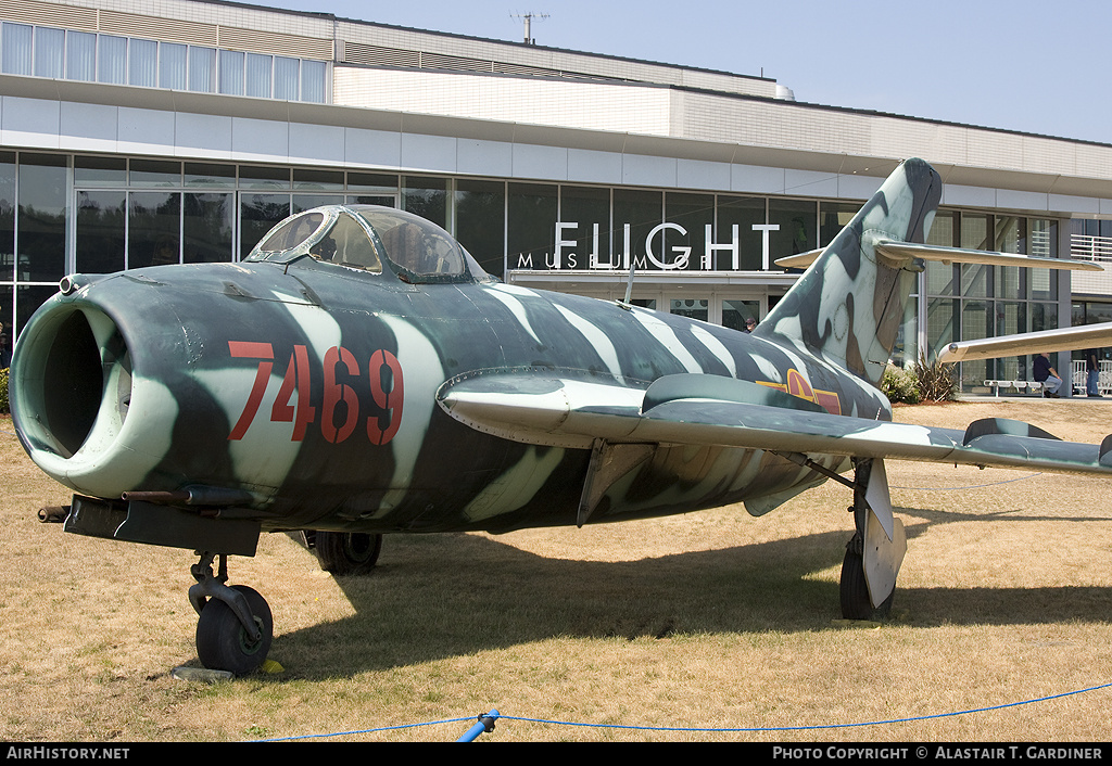 Aircraft Photo of 7469 | Mikoyan-Gurevich MiG-17F | Vietnam - Air Force | AirHistory.net #91045