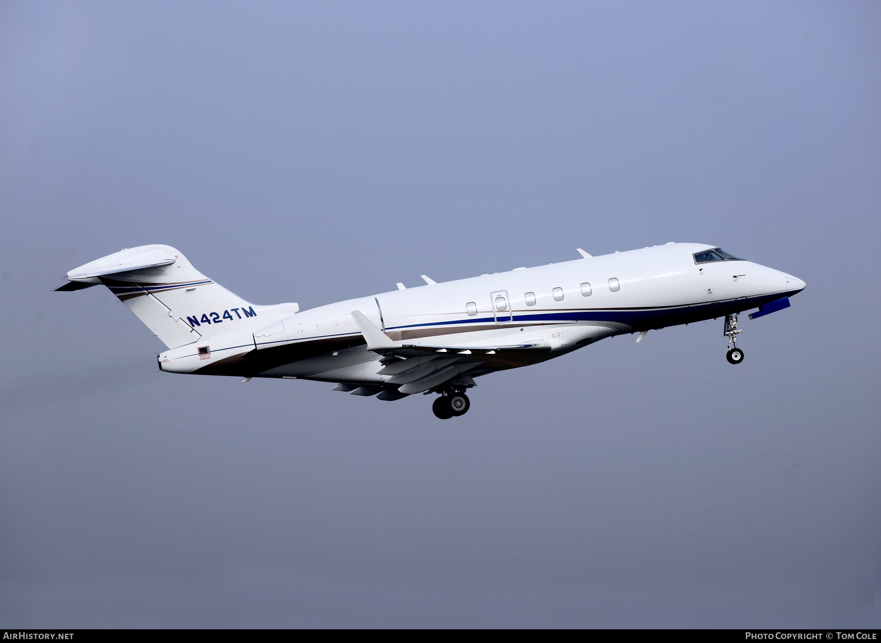 Aircraft Photo of N424TM | Bombardier Challenger 300 (BD-100-1A10) | AirHistory.net #91160