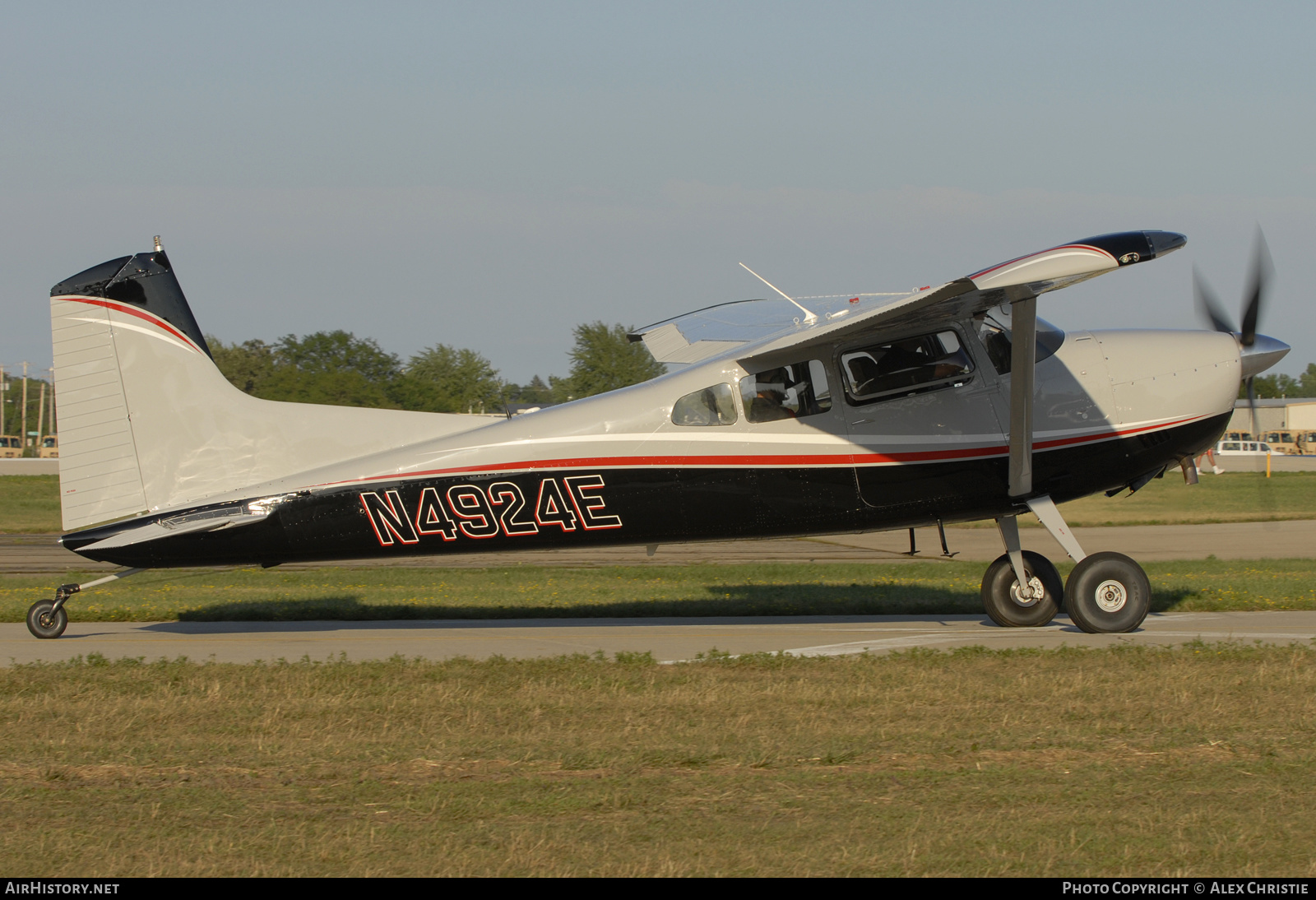 Aircraft Photo of N4924E | Cessna A185F Skywagon 185 | AirHistory.net #91255
