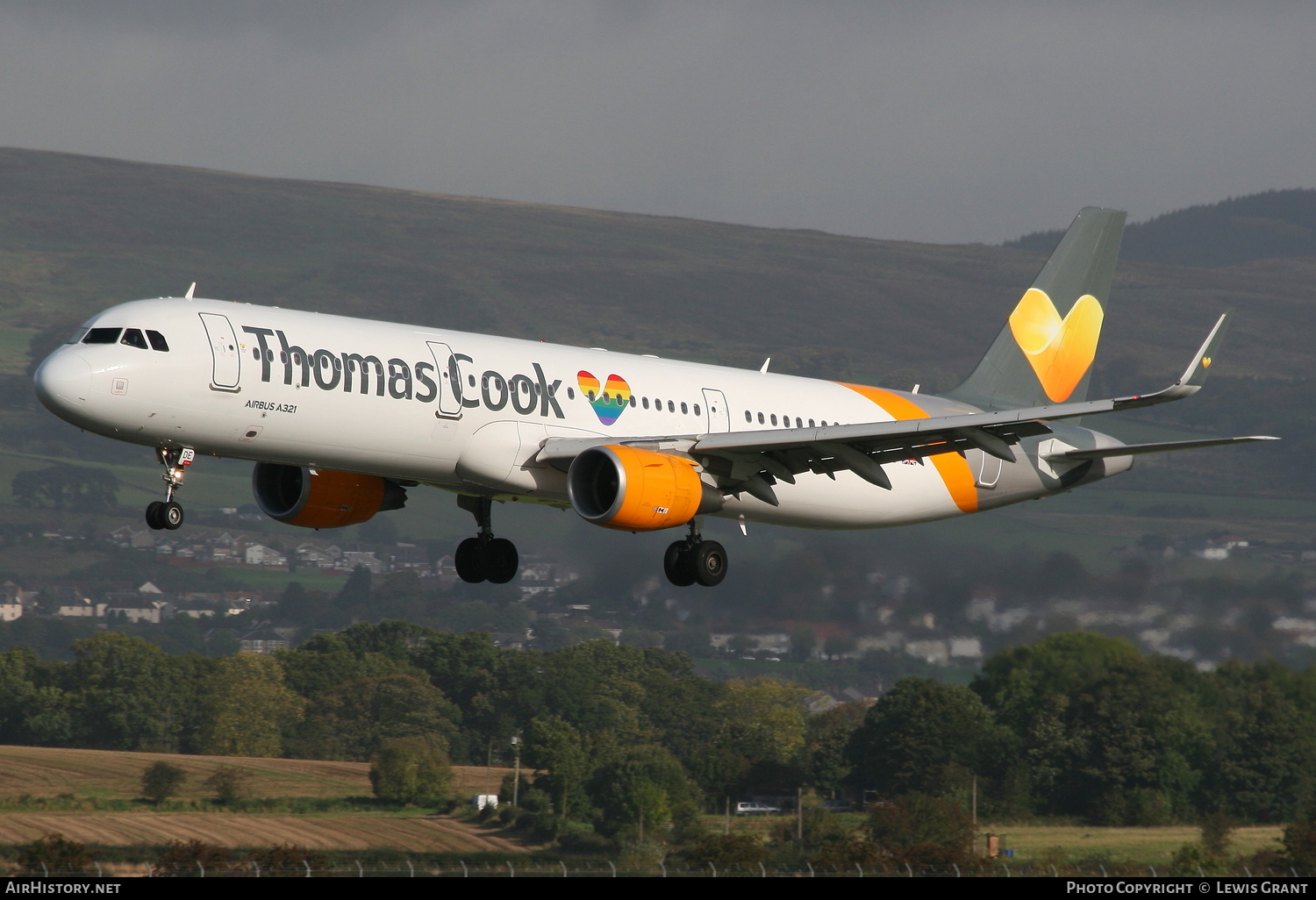 Aircraft Photo of G-TCDE | Airbus A321-211 | Thomas Cook Airlines | AirHistory.net #91276