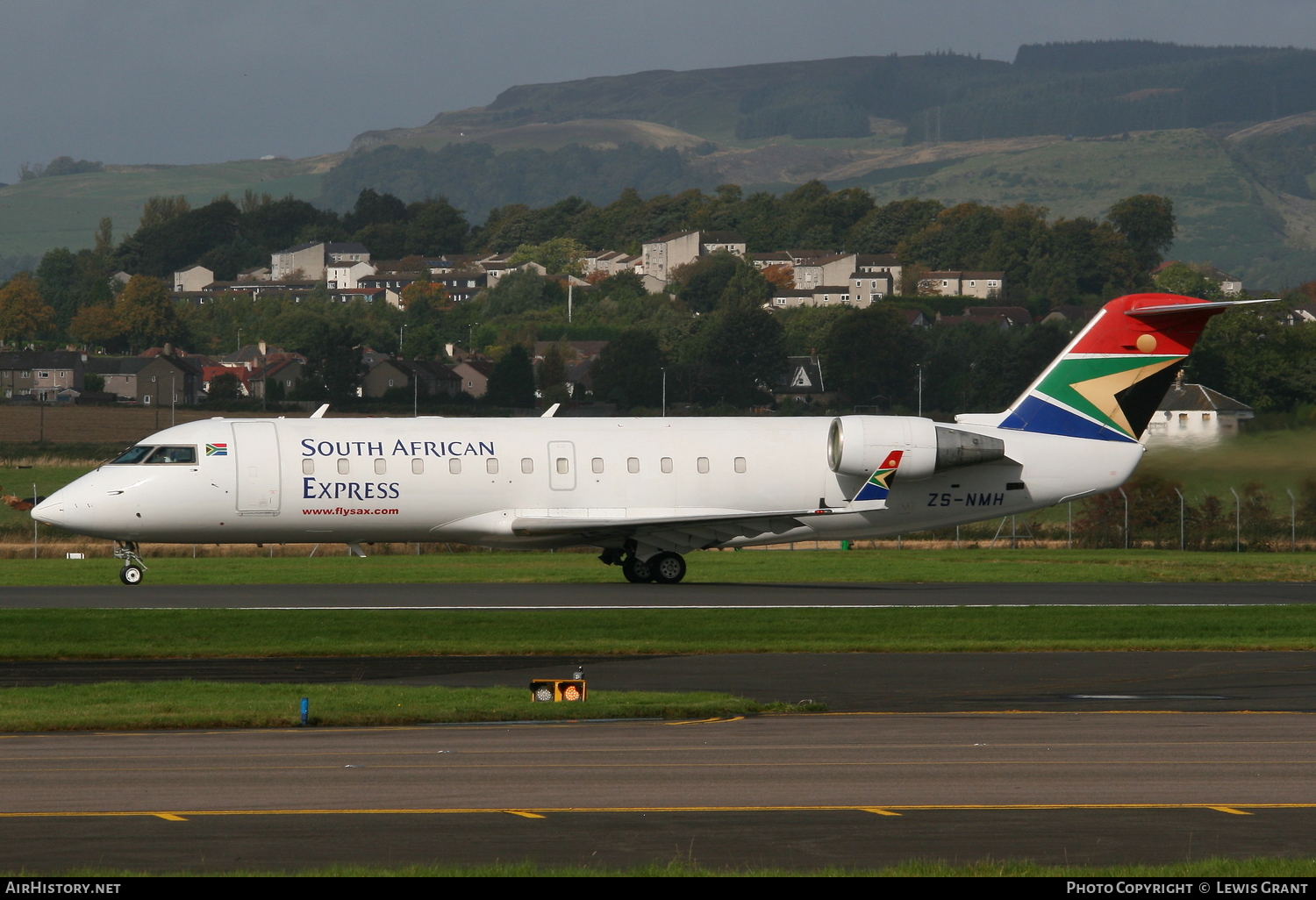 Aircraft Photo of ZS-NMH | Bombardier CRJ-200ER (CL-600-2B19) | South African Express Airways - SA Express | AirHistory.net #91351