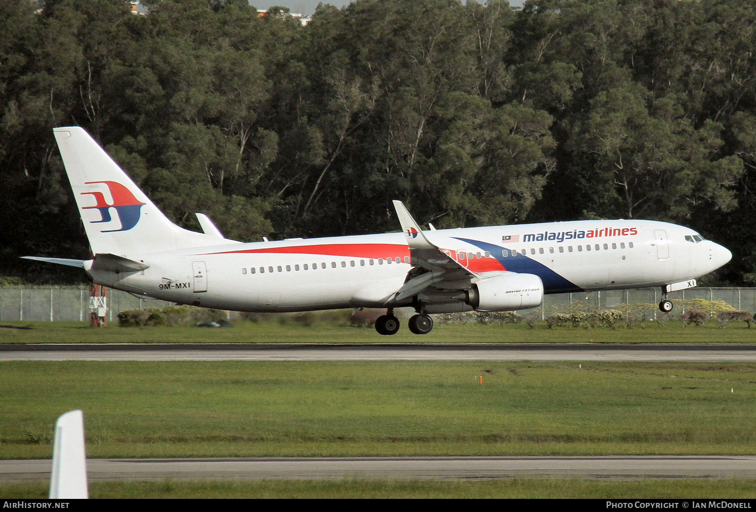 Aircraft Photo of 9M-MXI | Boeing 737-8H6 | Malaysia Airlines | AirHistory.net #91595