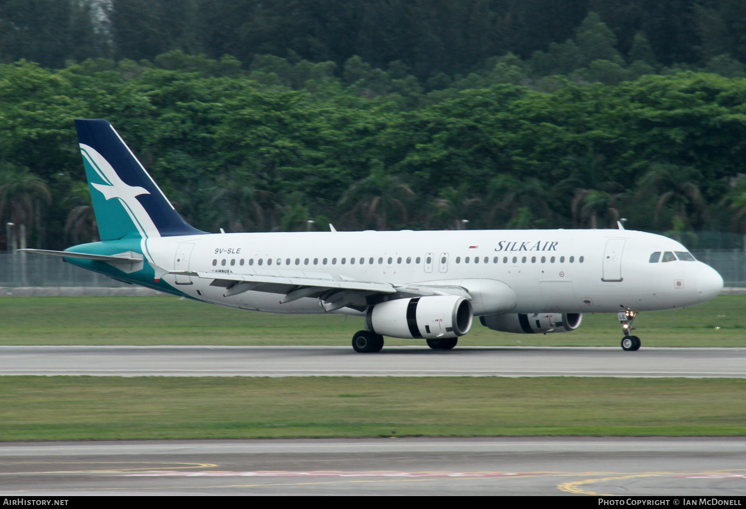Aircraft Photo of 9V-SLE | Airbus A320-232 | SilkAir | AirHistory.net #91598