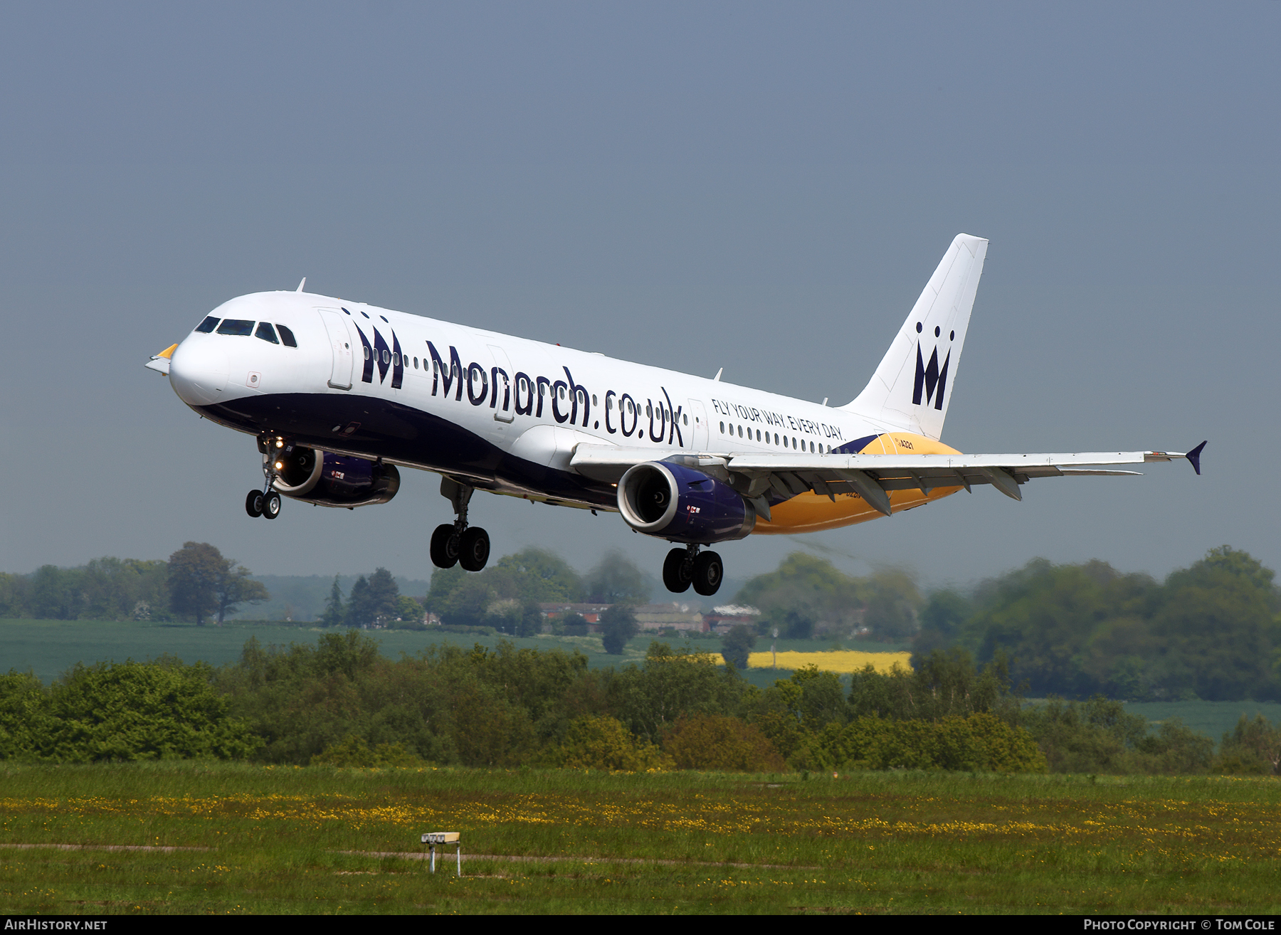 Aircraft Photo of G-OZBN | Airbus A321-231 | Monarch Airlines | AirHistory.net #91678