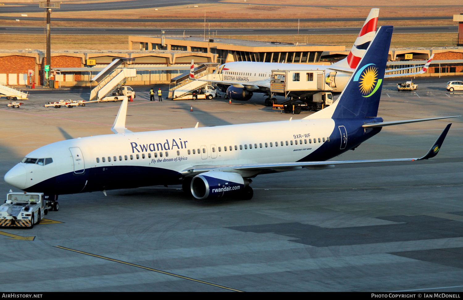 Aircraft Photo of 9XR-WF | Boeing 737-84Y | RwandAir | AirHistory.net #91920