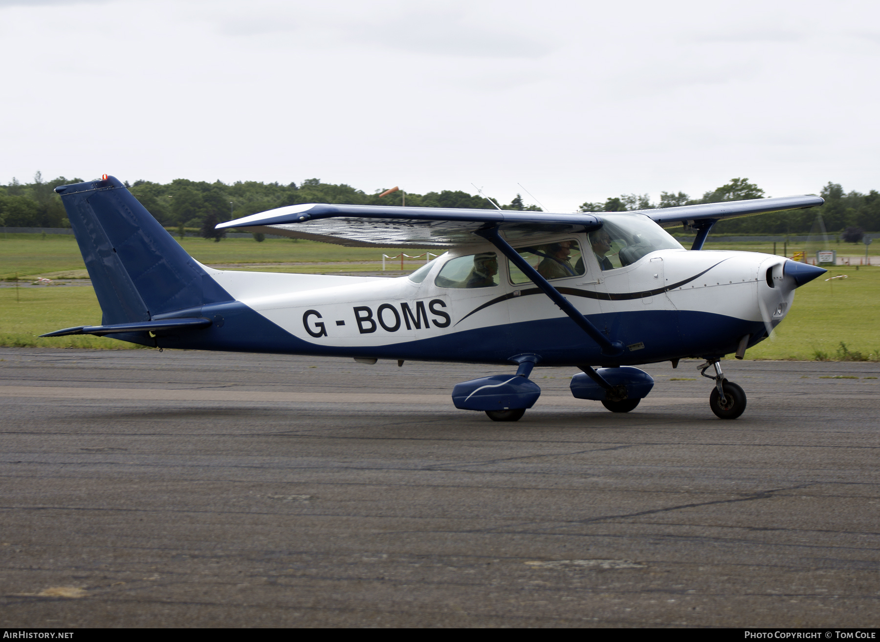 Aircraft Photo of G-BOMS | Cessna 172N | AirHistory.net #92046