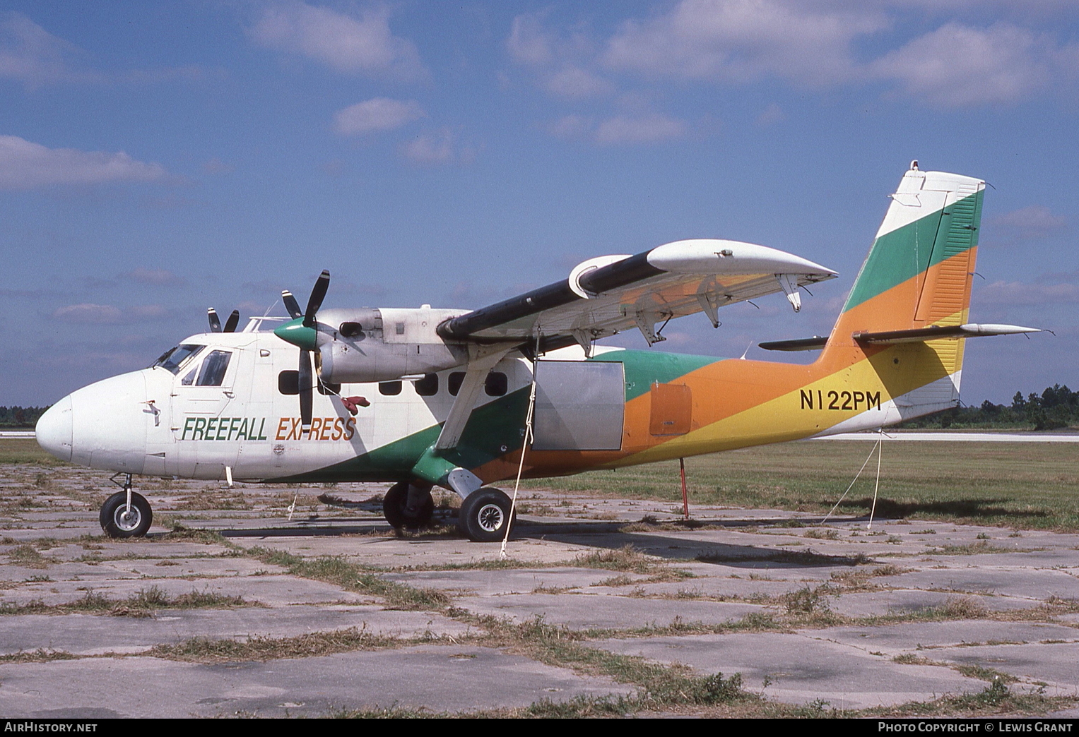 Aircraft Photo of N122PM | De Havilland Canada DHC-6-100 Twin Otter | Freefall Express Inc. | AirHistory.net #92166