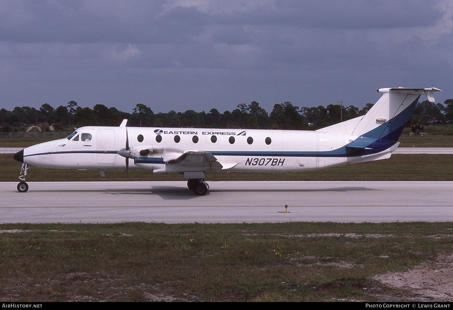 Aircraft Photo of N307BH | Beech 1900C | Eastern Express | AirHistory.net #92176