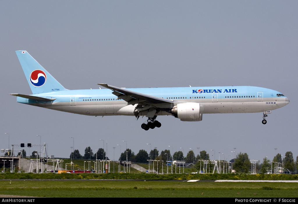 Aircraft Photo of HL7766 | Boeing 777-2B5/ER | Korean Air | AirHistory.net #92386