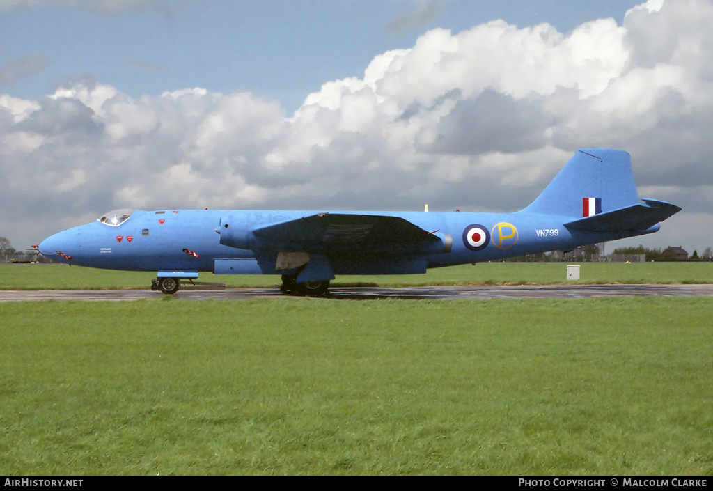 Aircraft Photo of VN799 | English Electric Canberra T4 | UK - Air Force | AirHistory.net #92518