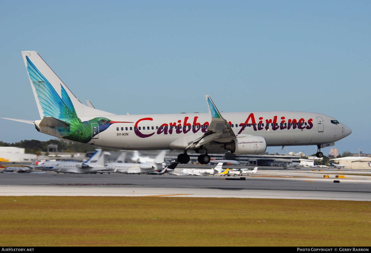 Aircraft Photo of 9Y-KIN | Boeing 737-8Q8 | Caribbean Airlines | AirHistory.net #92543