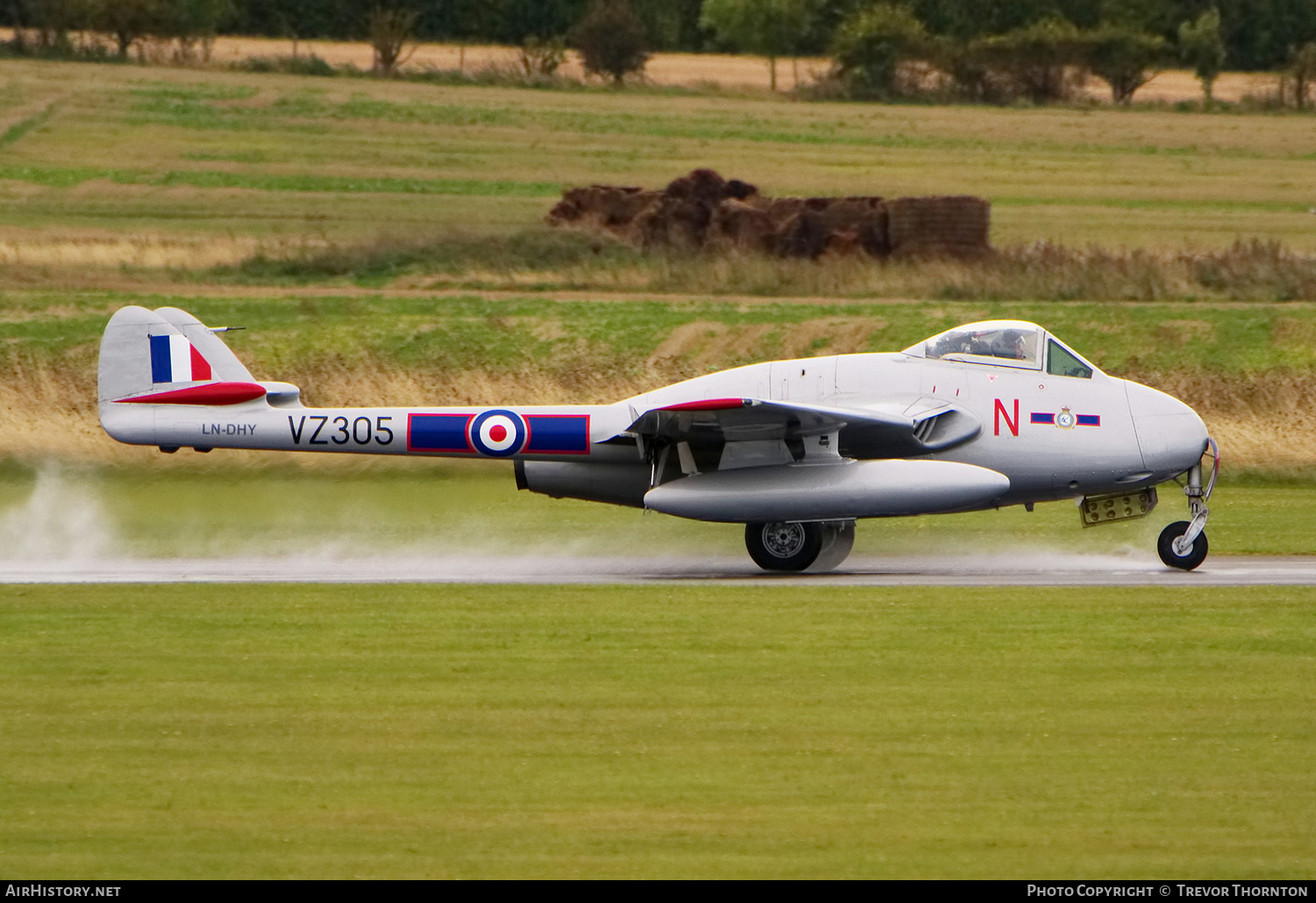 Aircraft Photo of LN-DHY / VZ305 | De Havilland D.H. 100 Vampire FB6 | UK - Air Force | AirHistory.net #92547