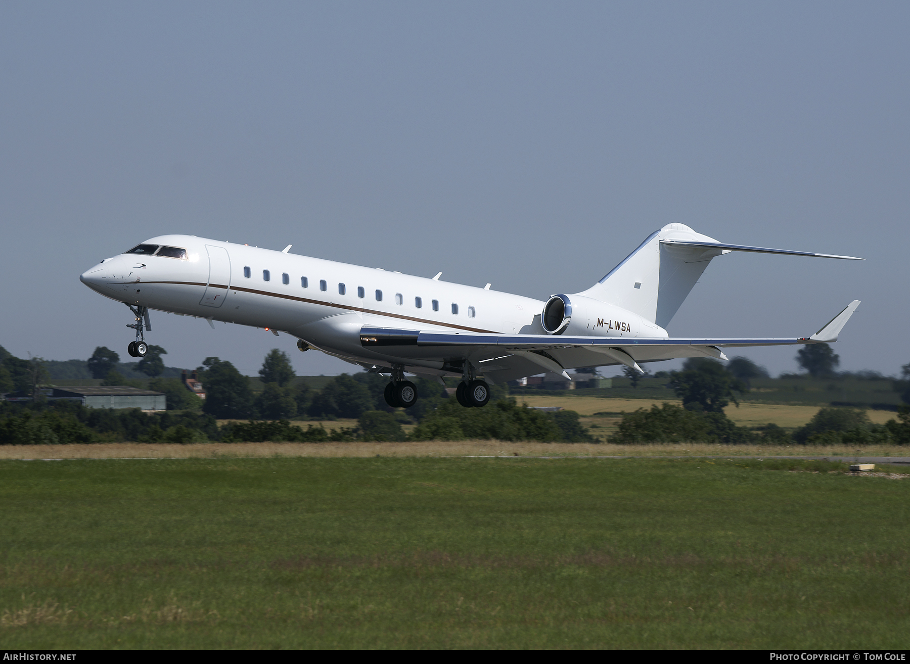 Aircraft Photo of M-LWSA | Bombardier Global Express (BD-700-1A10) | AirHistory.net #92549