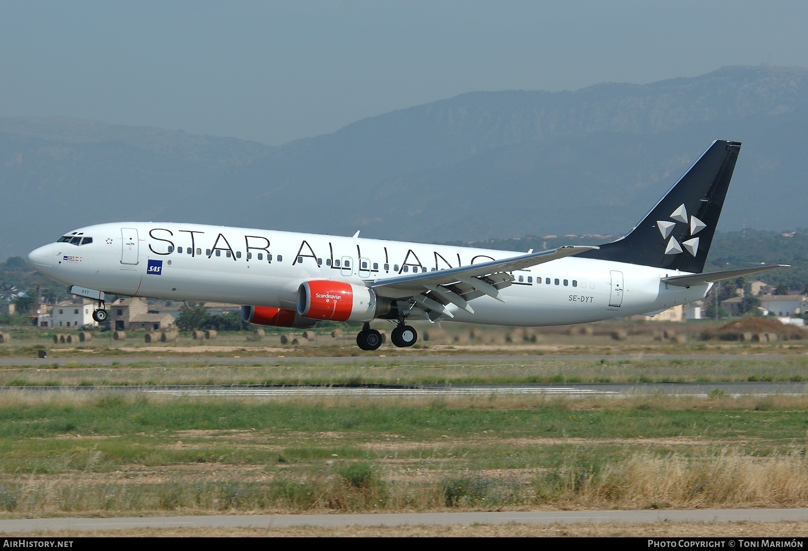 Aircraft Photo of SE-DYT | Boeing 737-883 | Scandinavian Airlines - SAS | AirHistory.net #92644