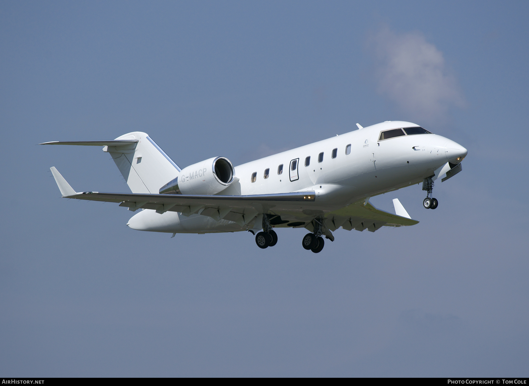 Aircraft Photo of G-MACP | Bombardier Challenger 605 (CL-600-2B16) | AirHistory.net #92814
