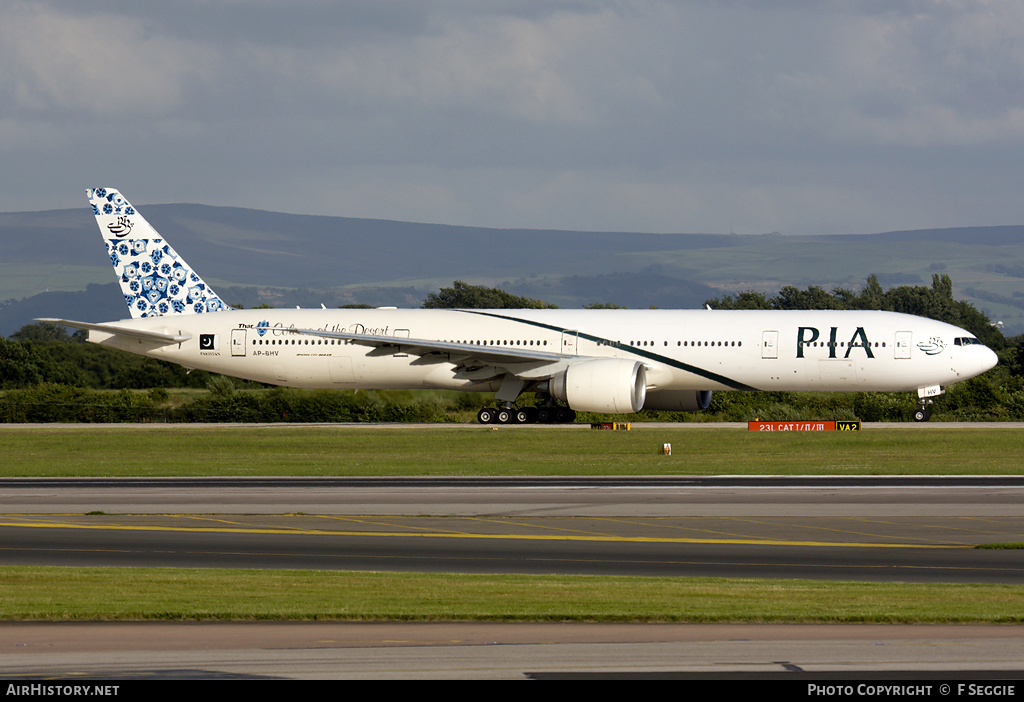 Aircraft Photo of AP-BHV | Boeing 777-340/ER | Pakistan International Airlines - PIA | AirHistory.net #92905