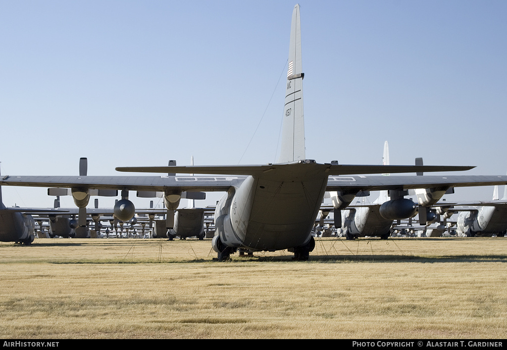 Aircraft Photo of 64-0517 / 40517 | Lockheed C-130E Hercules (L-382) | USA - Air Force | AirHistory.net #93175