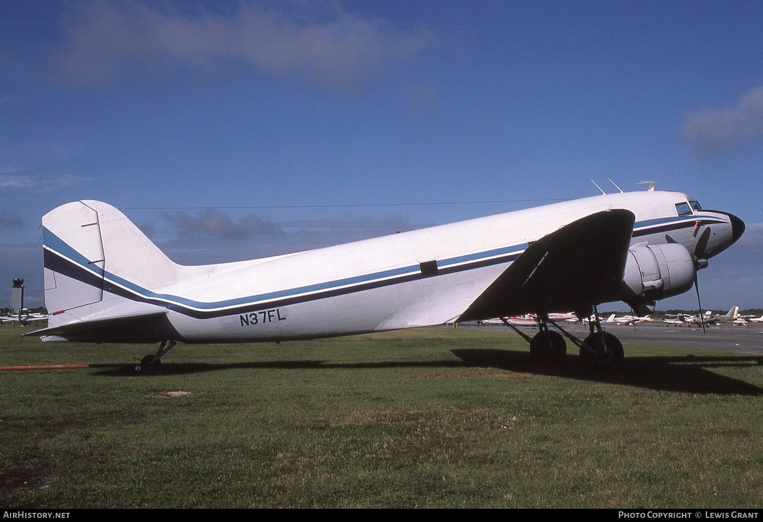 Aircraft Photo of N37FL | Douglas DC-3-454 | AirHistory.net #93196