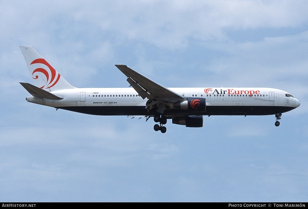 Aircraft Photo of I-VEIY | Boeing 767-330/ER | Air Europe | AirHistory.net #93307
