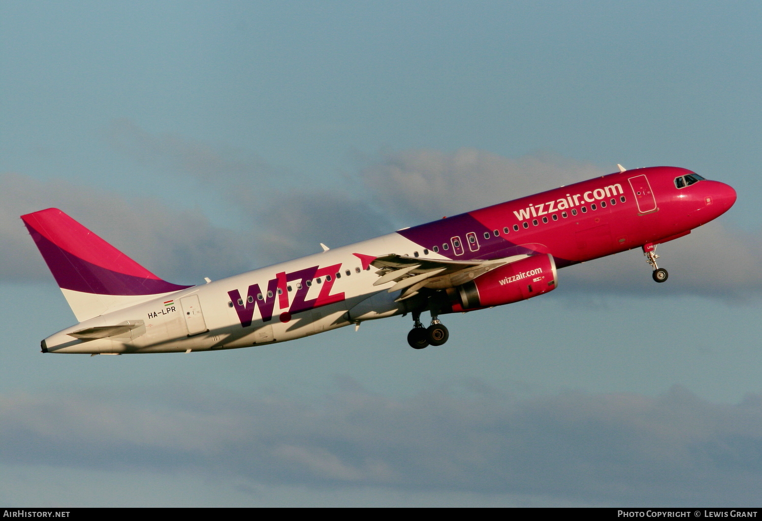 Aircraft Photo of HA-LPR | Airbus A320-232 | Wizz Air | AirHistory.net #93373
