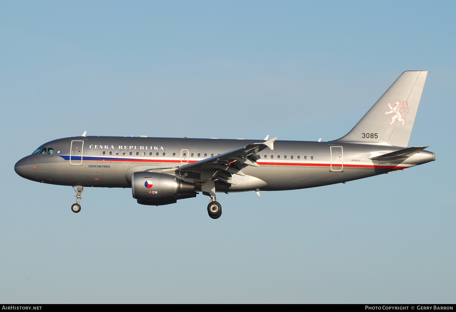 Aircraft Photo of 3085 | Airbus ACJ319 (A319-115/CJ) | Czechia - Air Force | AirHistory.net #93393