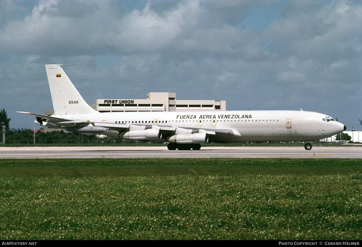 Aircraft Photo of 6944 | Boeing 707-384C(KC) | Venezuela - Air Force | AirHistory.net #93471