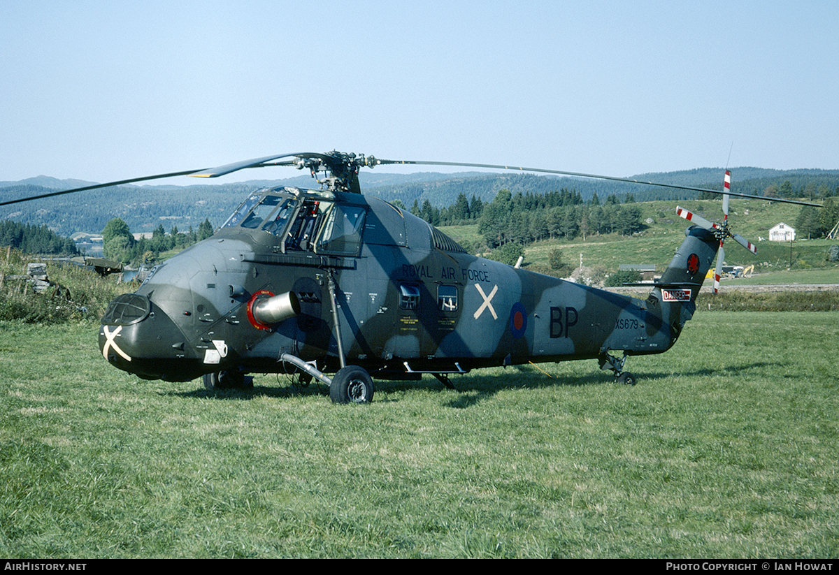 Aircraft Photo of XS679 | Westland WS-58 Wessex HC.2 | UK - Air Force | AirHistory.net #93845