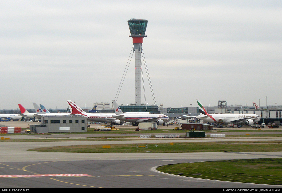Airport photo of London - Heathrow (EGLL / LHR) in England, United Kingdom | AirHistory.net #93987