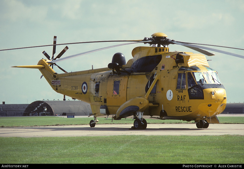 Aircraft Photo of ZE369 | Westland WS-61 Sea King HAR3 | UK - Air Force | AirHistory.net #94239