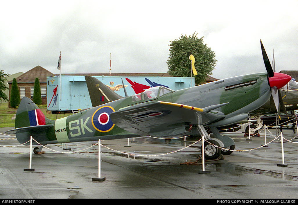 Aircraft Photo of MK673 | Supermarine 361 Spitfire LF16E | UK - Air Force | AirHistory.net #94405