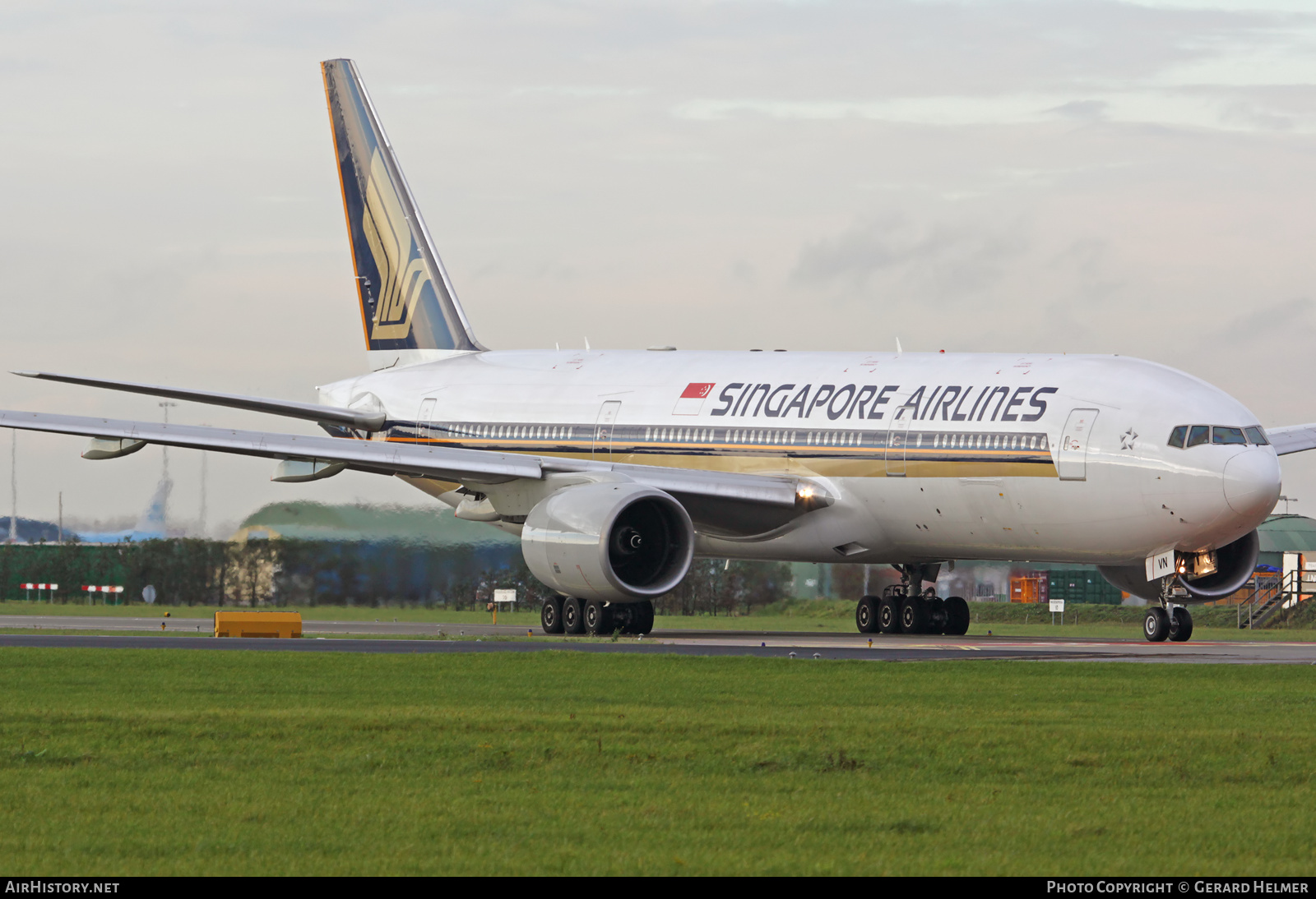 Aircraft Photo of 9V-SVN | Boeing 777-212/ER | Singapore Airlines | AirHistory.net #94517
