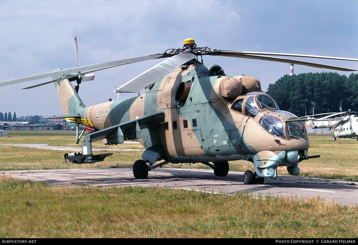 Aircraft Photo of 4011 | Mil Mi-24D | Czechoslovakia - Air Force | AirHistory.net #94964