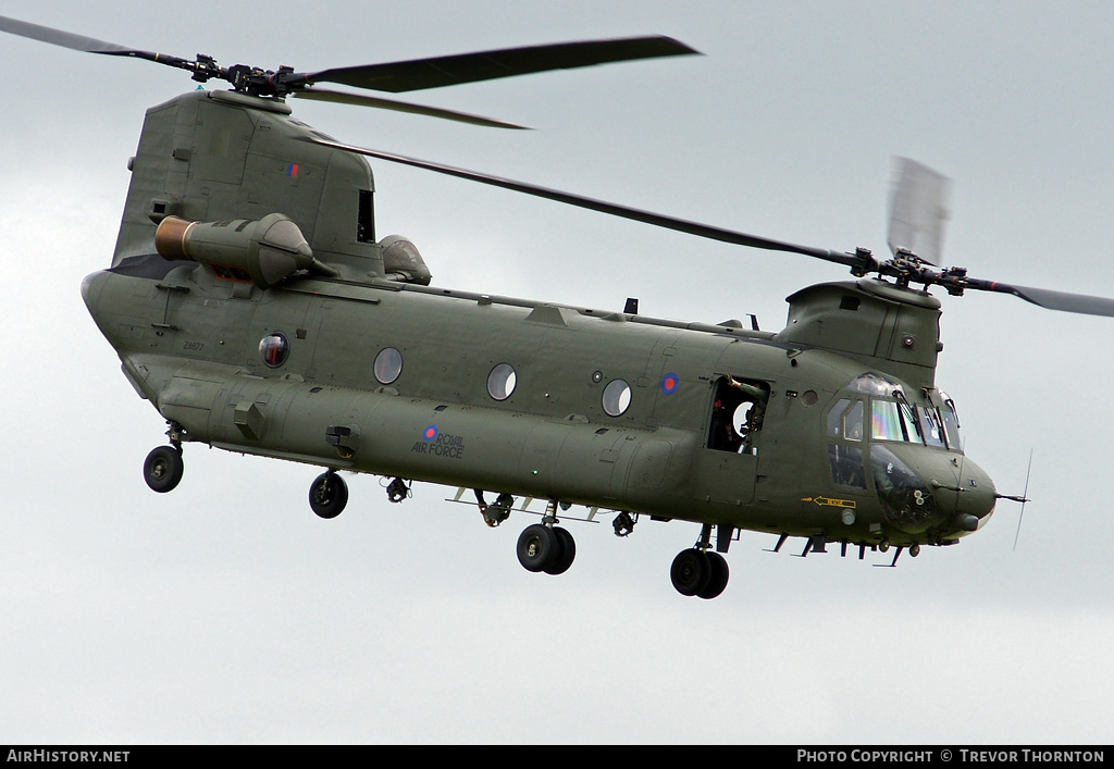 Aircraft Photo of ZA677 | Boeing Vertol Chinook HC1 (352) | UK - Air Force | AirHistory.net #95024