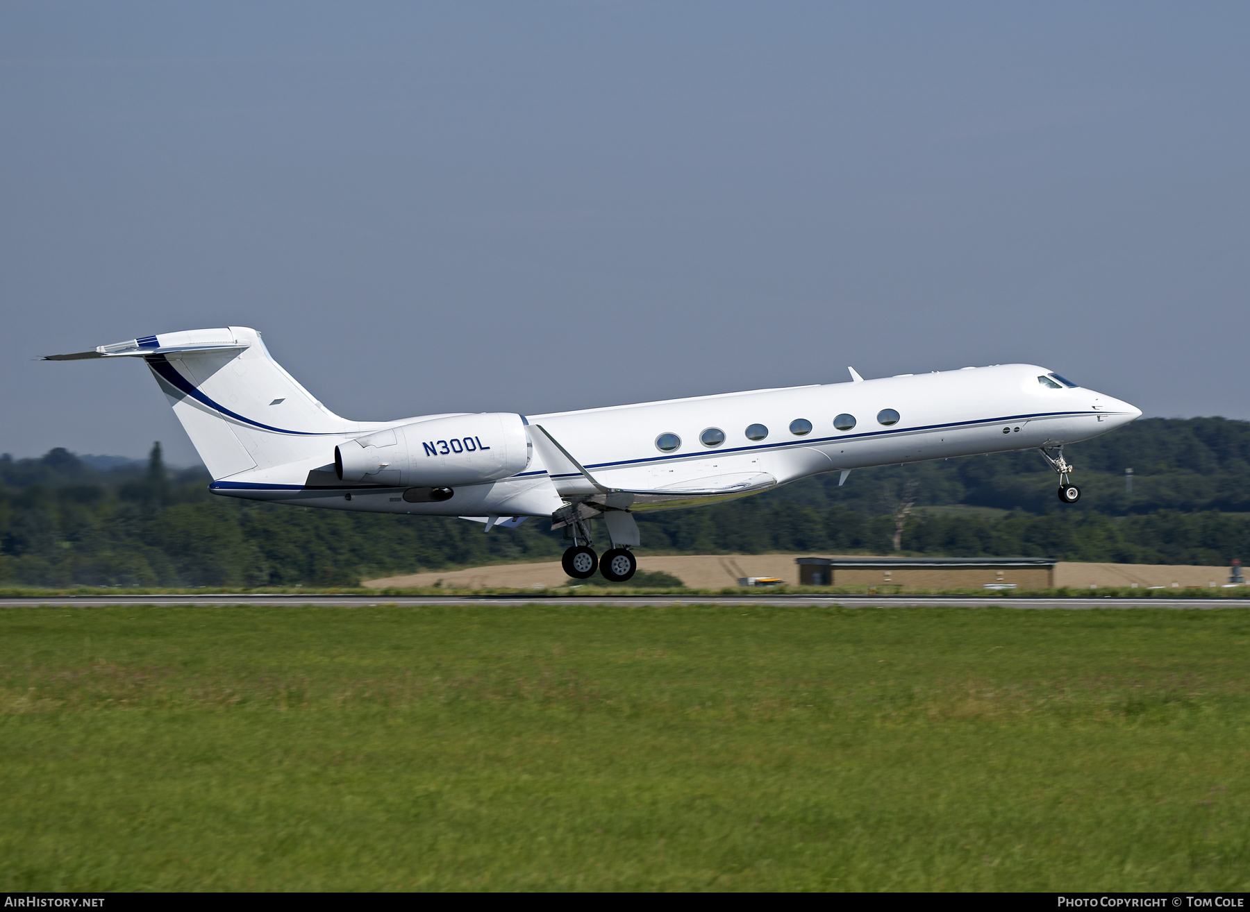 Aircraft Photo of N300L | Gulfstream Aerospace G-V Gulfstream V | AirHistory.net #95118